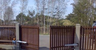 Купить распашные ворота из штакетника Бердск, цена от 2703 руб.